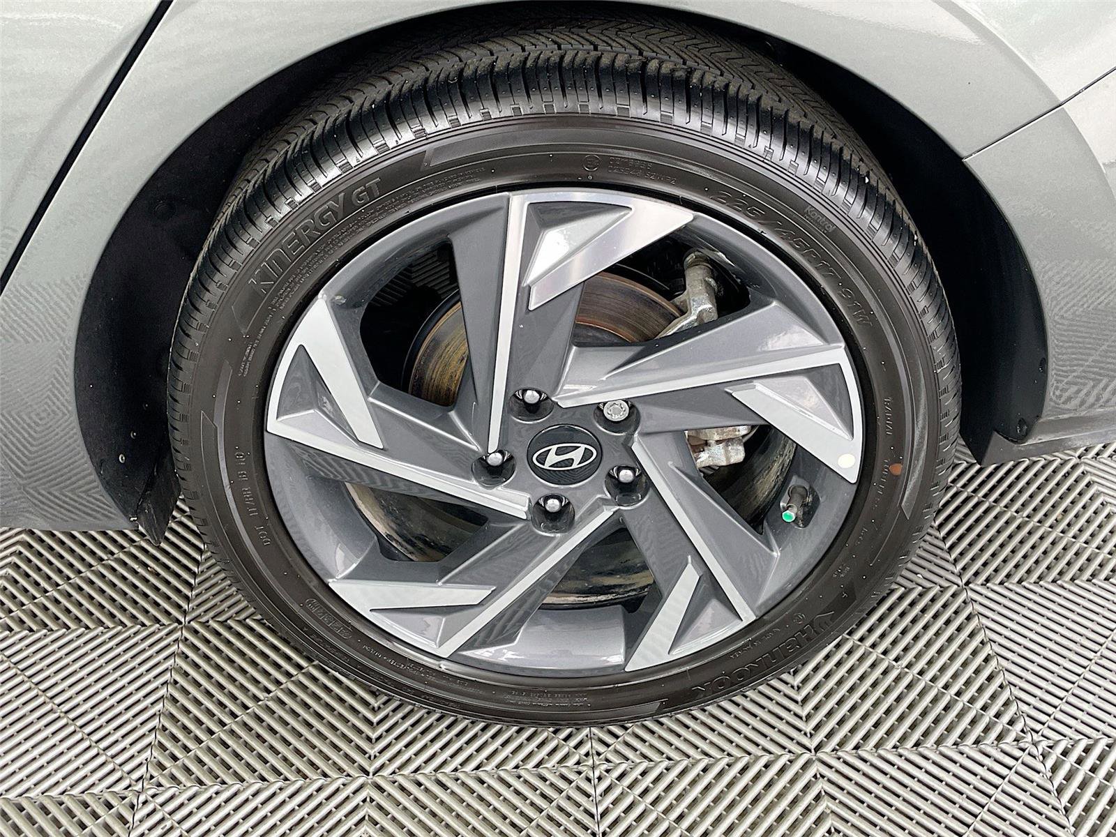 Certified 2025 Hyundai Elantra SEL FWD image 32