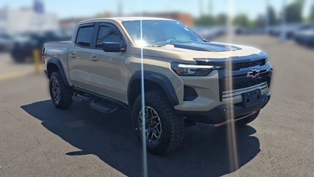 Used 2024 Chevrolet Colorado ZR2 w/ ZR2 Convenience Package III AWD/4WD image 3