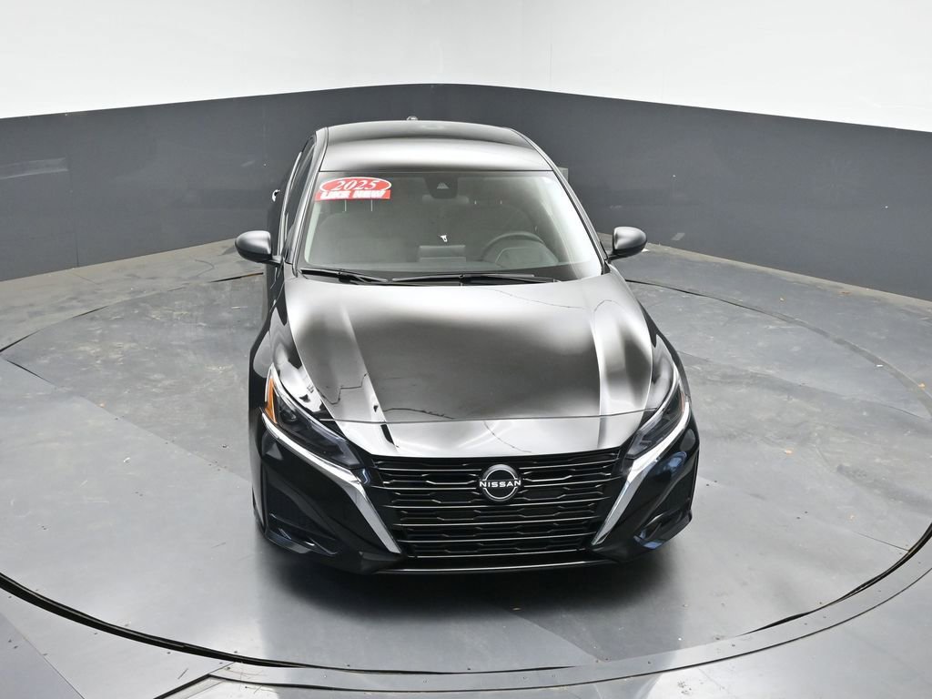 Used 2025 Nissan Altima 2.5 SV image 39