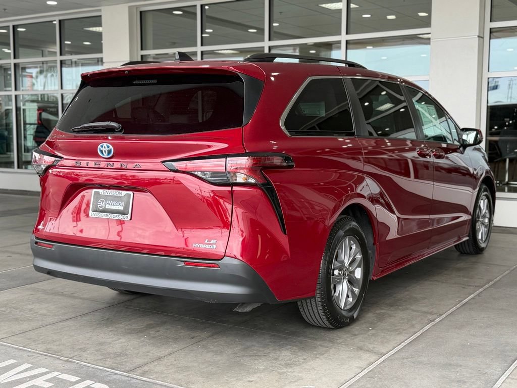 Certified 2022 Toyota Sienna LE AWD/4WD image 15