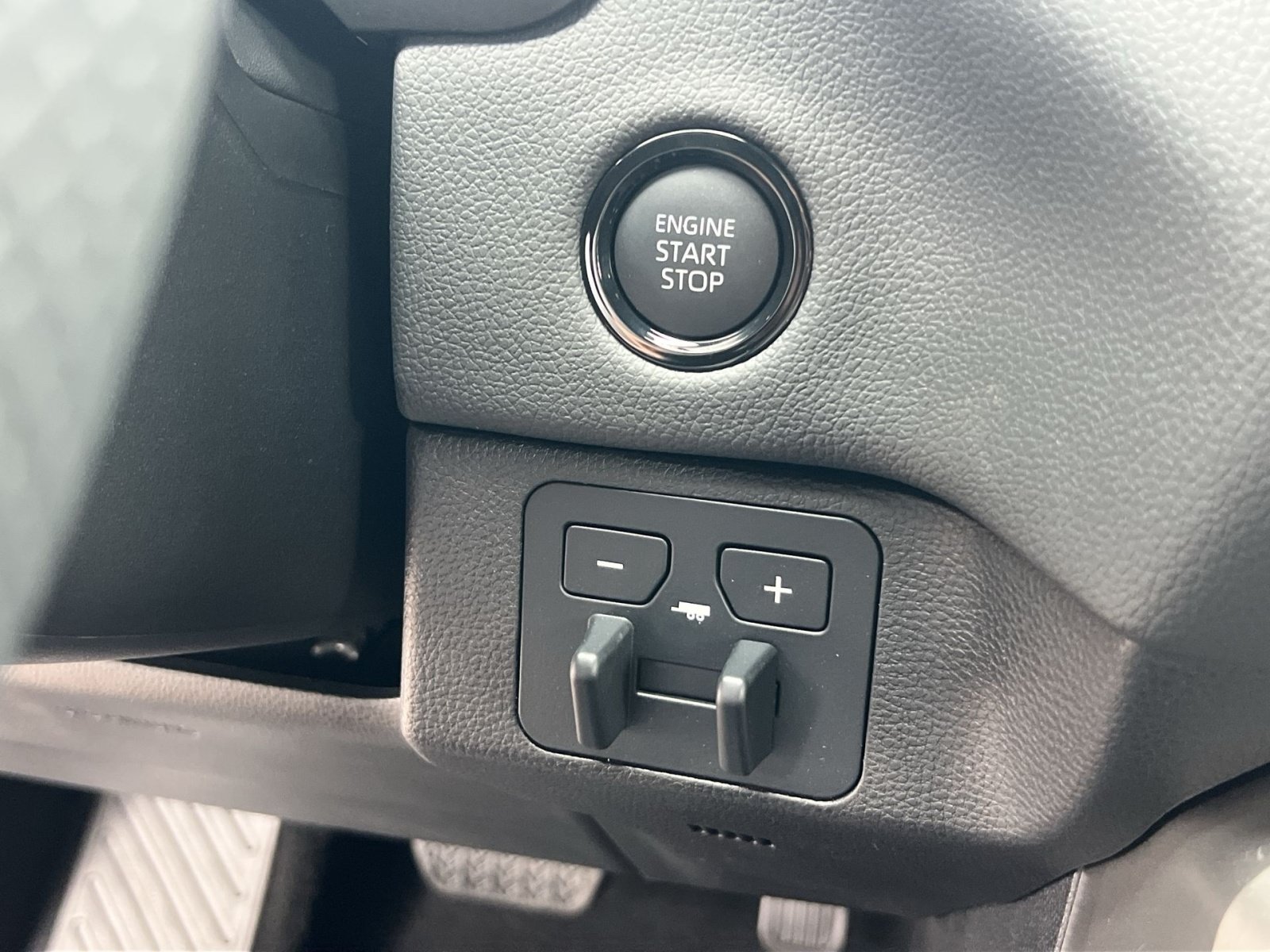 New 2026 Toyota Tundra Limited AWD/4WD image 26