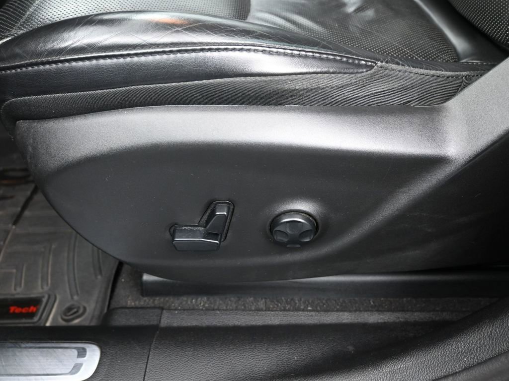 Used 2019 Jeep Cherokee Limited image 18