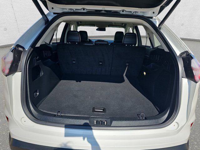 Used 2022 Ford Edge Titanium image 12