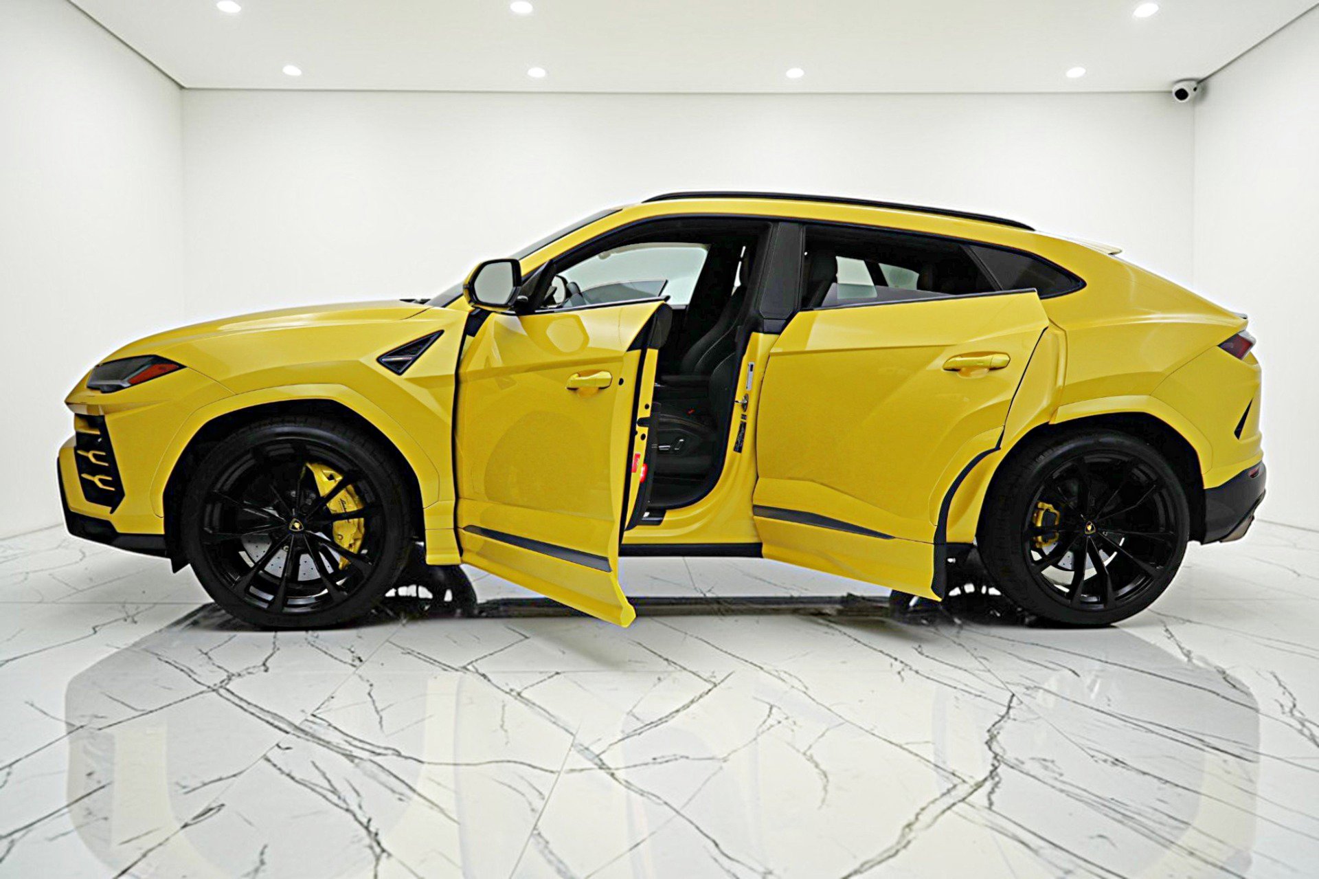 Used 2022 Lamborghini Urus image 4