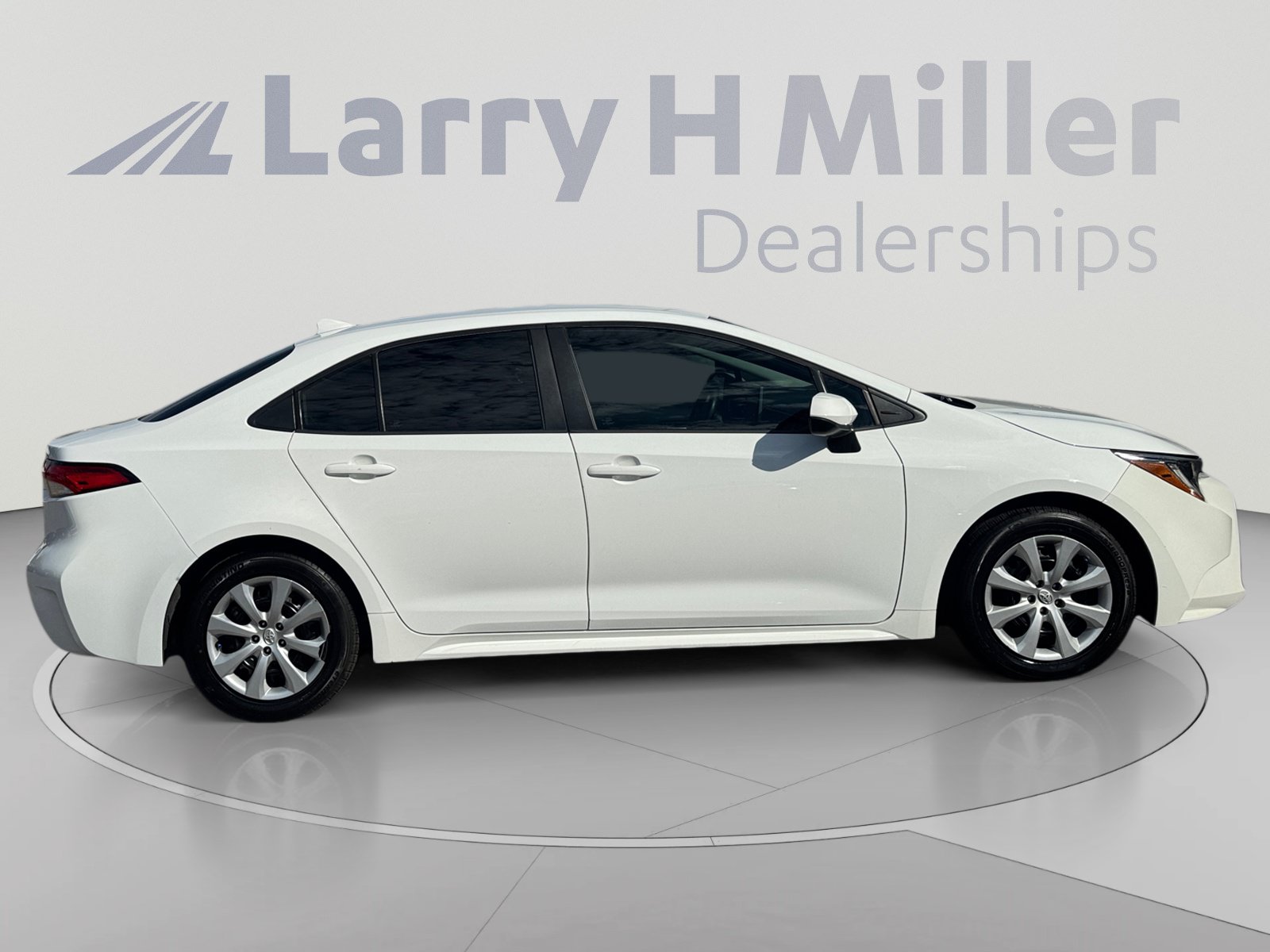 Used 2020 Toyota Corolla LE w/ Carpet Mat Package (TMS) FWD image 6