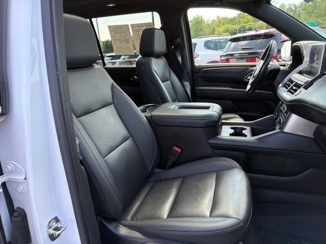 Used 2022 Chevrolet Suburban LT w/ LT Signature Plus Package AWD/4WD image 11