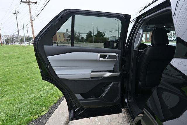 Used 2022 Ford Explorer XLT w/ Equipment Group 202A image 24