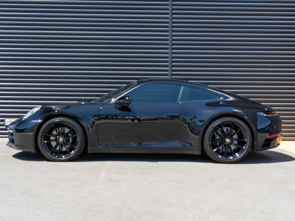 Used 2024 Porsche 911 Carrera S RWD image 2