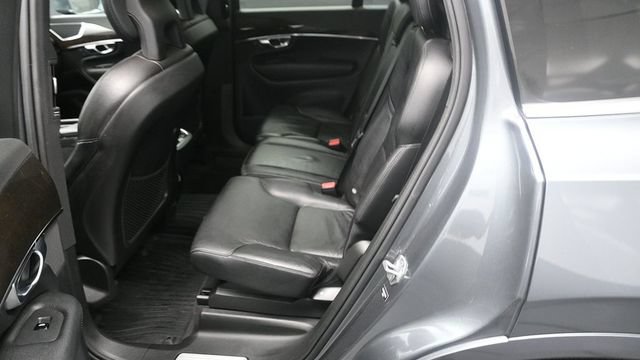 Used 2018 Volvo XC90 T5 Momentum w/ Convenience Package AWD/4WD image 13