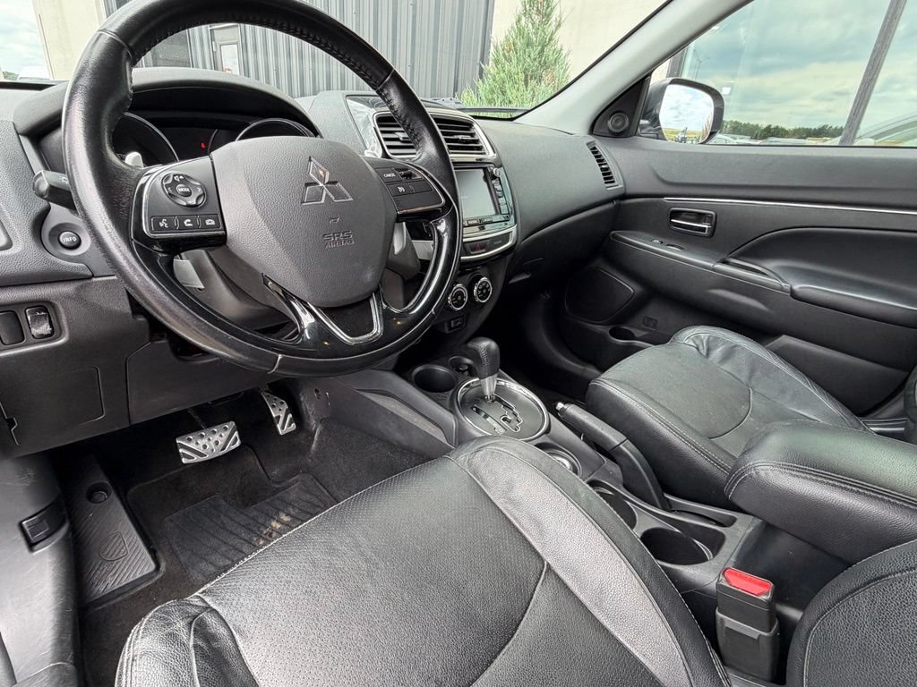 Used 2017 Mitsubishi Outlander Sport SEL AWD/4WD image 7