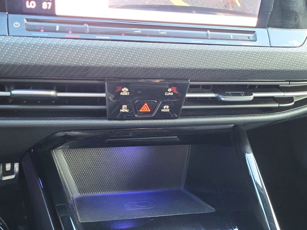 Used 2024 Volkswagen Golf R 2.0T image 27