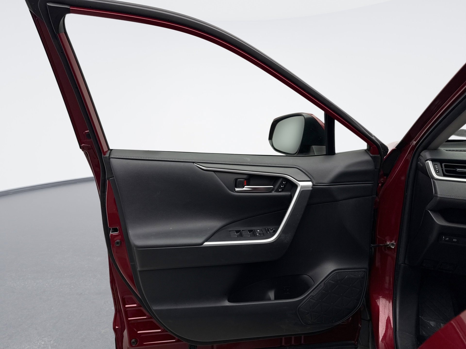 Used 2020 Toyota RAV4 Limited w/ All Weather Liner Package image 9