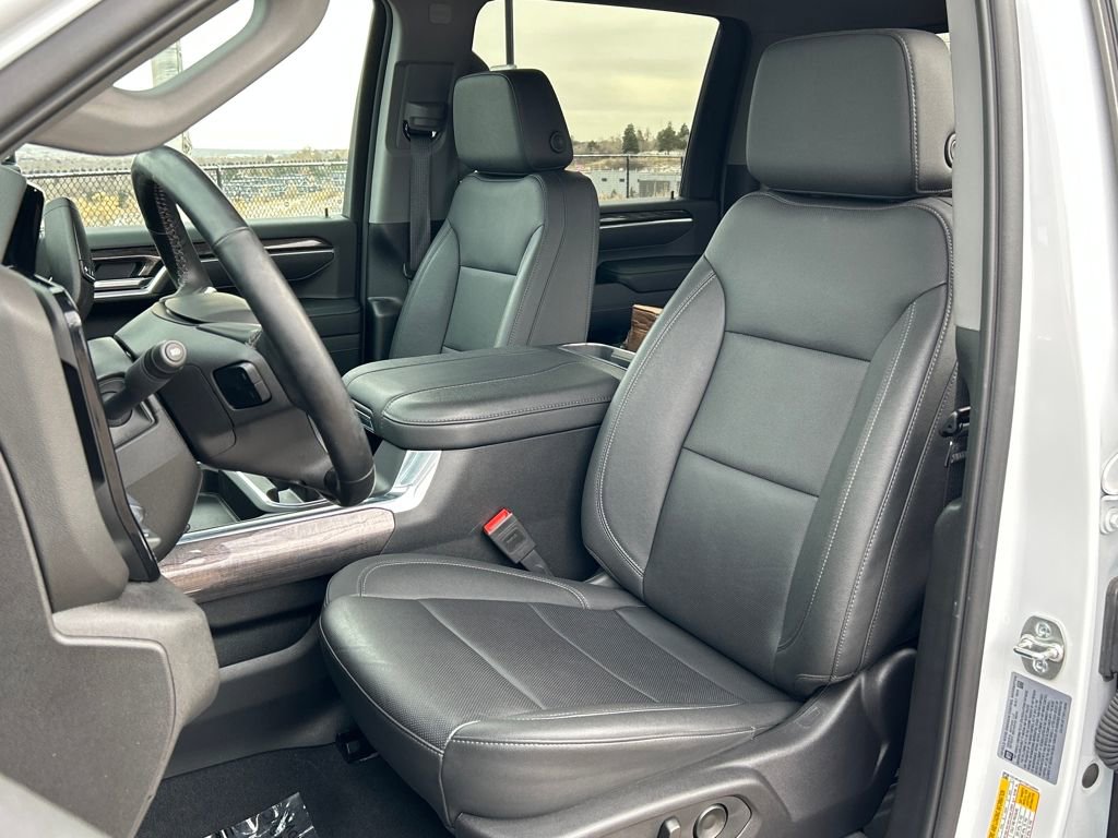 Used 2025 Chevrolet Silverado 3500 LTZ w/ LTZ Plus Package image 18