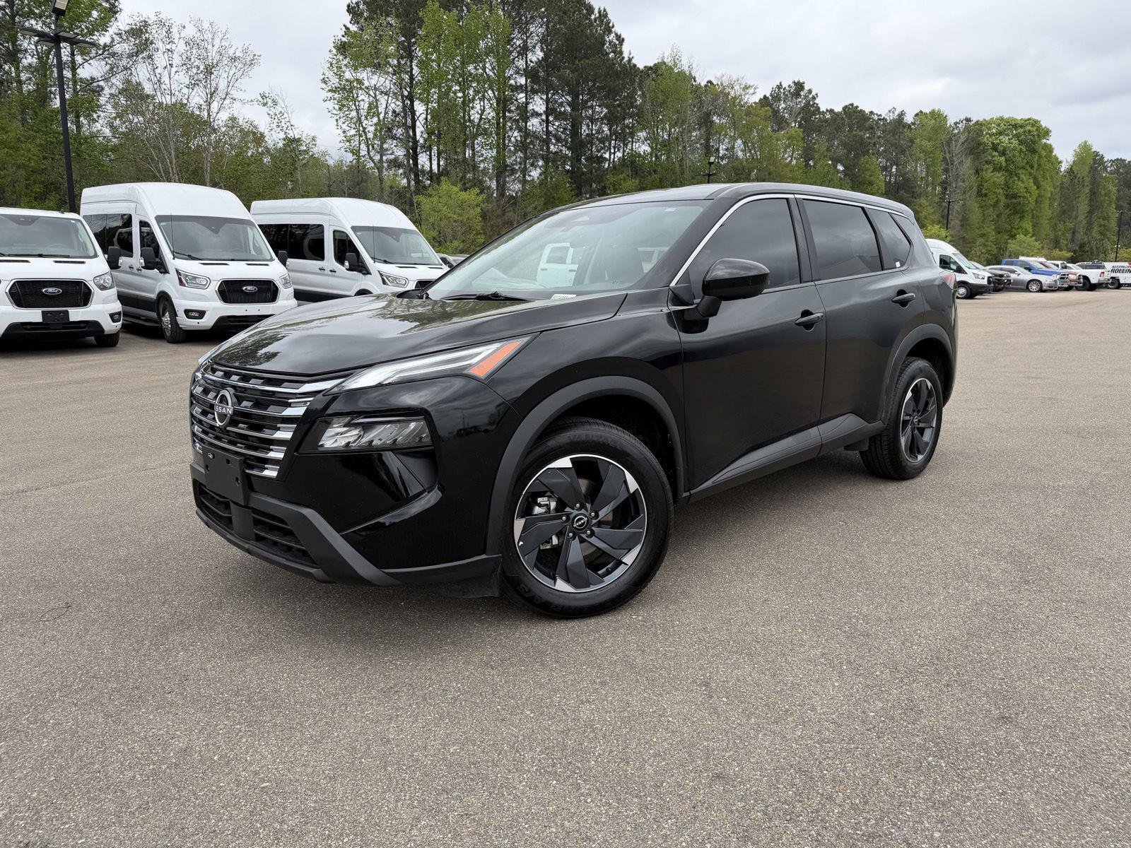 Used 2025 Nissan Rogue SV image 1