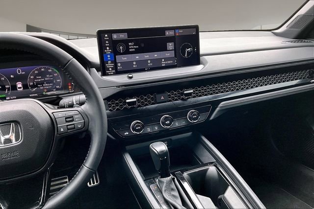 Used 2023 Honda Accord Sport image 9