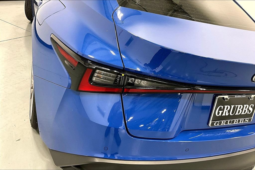 Used 2023 Lexus IS 300 w/ Premium Package RWD image 30
