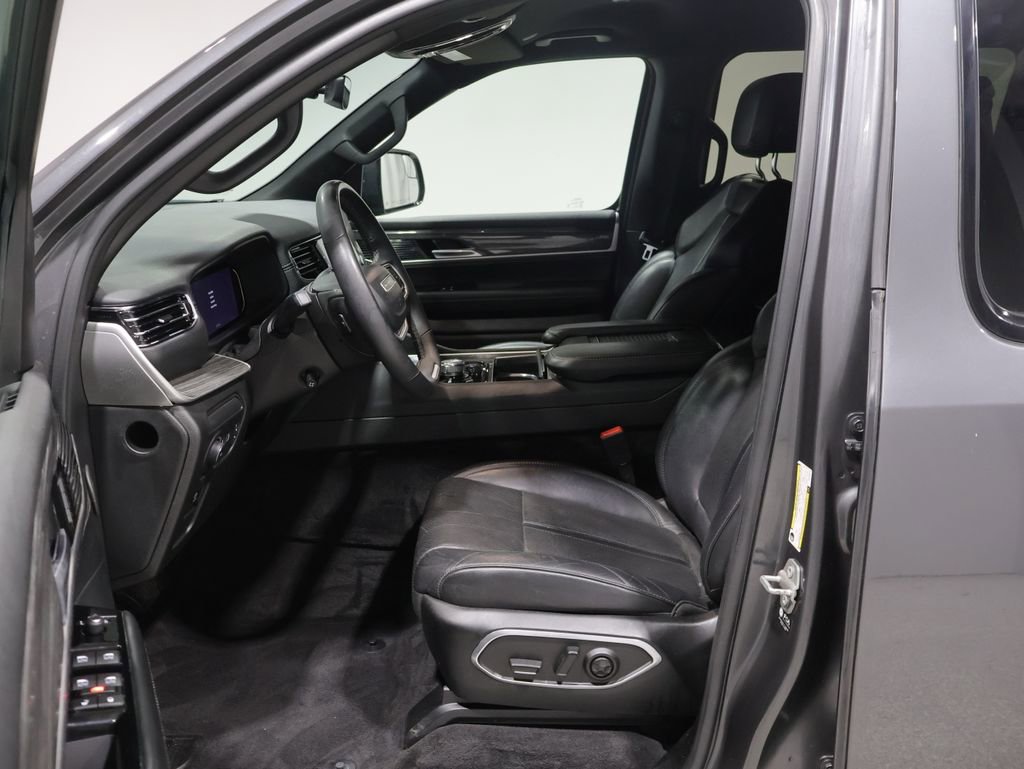 Used 2022 Jeep Wagoneer Series III AWD/4WD image 10