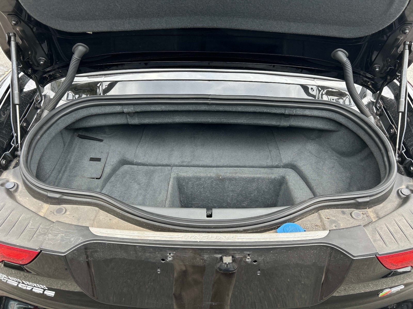 Used 2014 Jaguar F-TYPE S RWD image 11