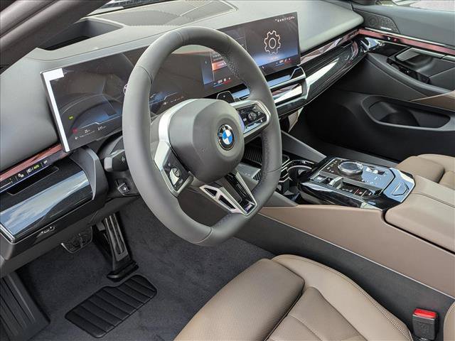 Used 2027 BMW 530i xDrive w/ M Sport Package AWD/4WD image 3
