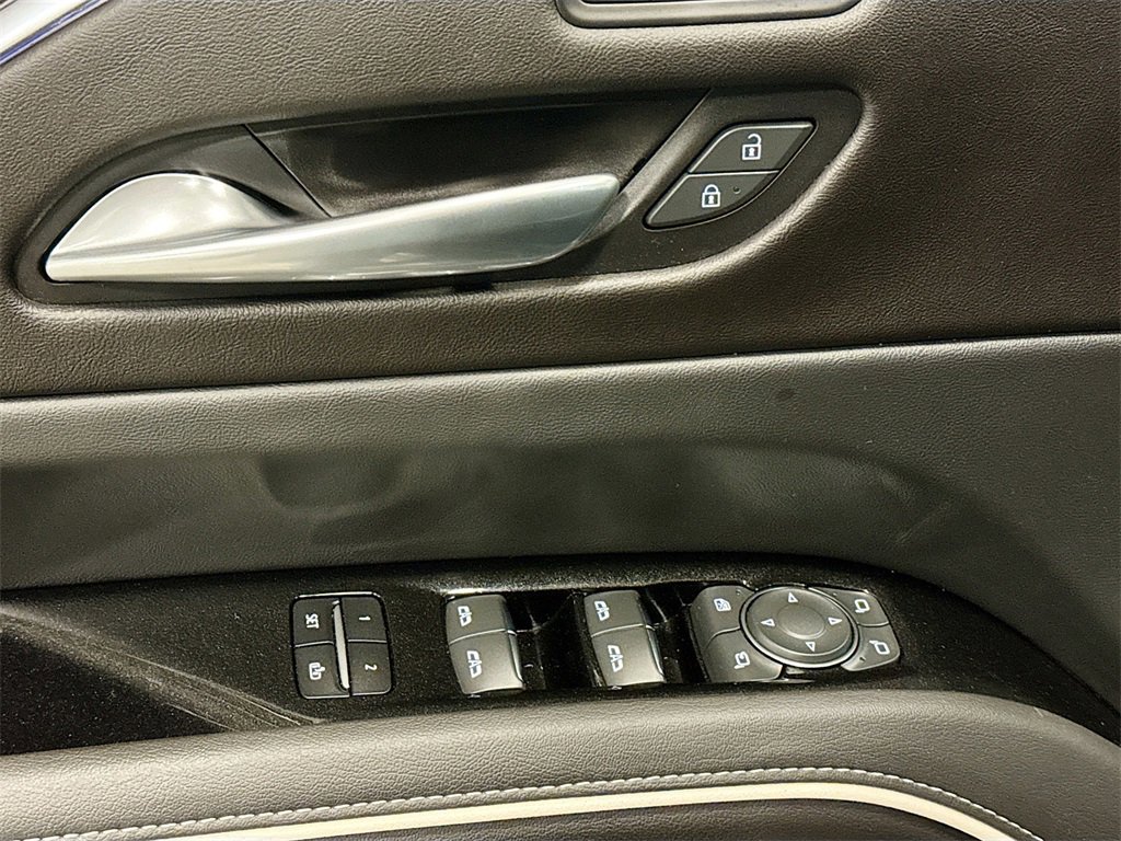 Used 2021 Cadillac Escalade Premium Luxury image 18