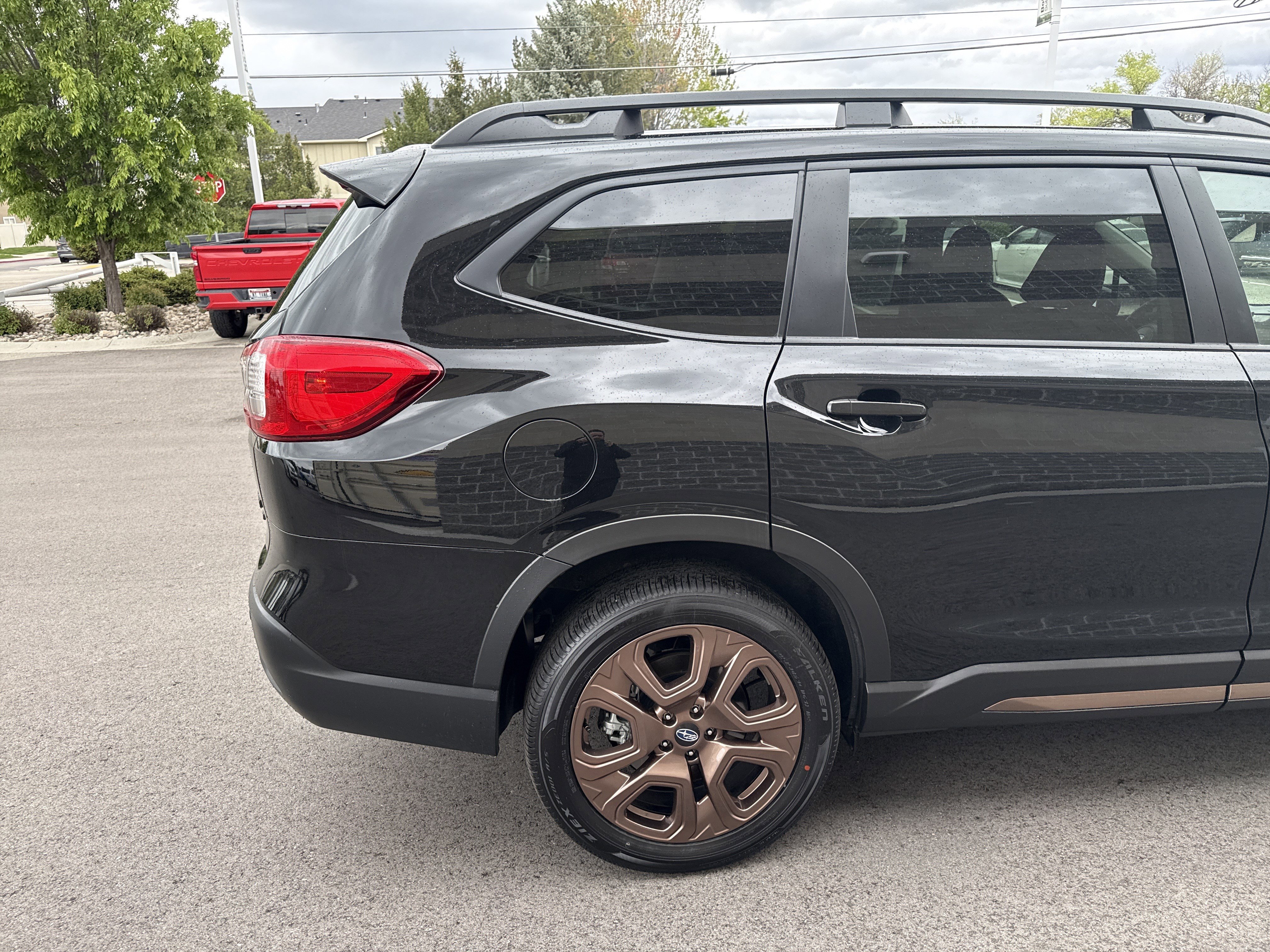 Used 2025 Subaru Ascent Bronze Edition image 6