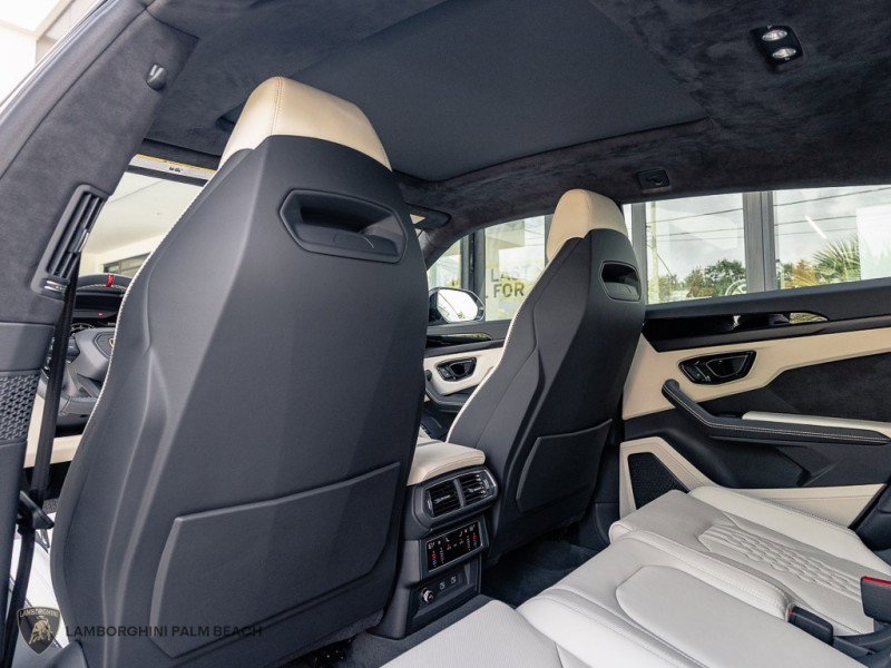 Used 2024 Lamborghini Urus S AWD/4WD image 29