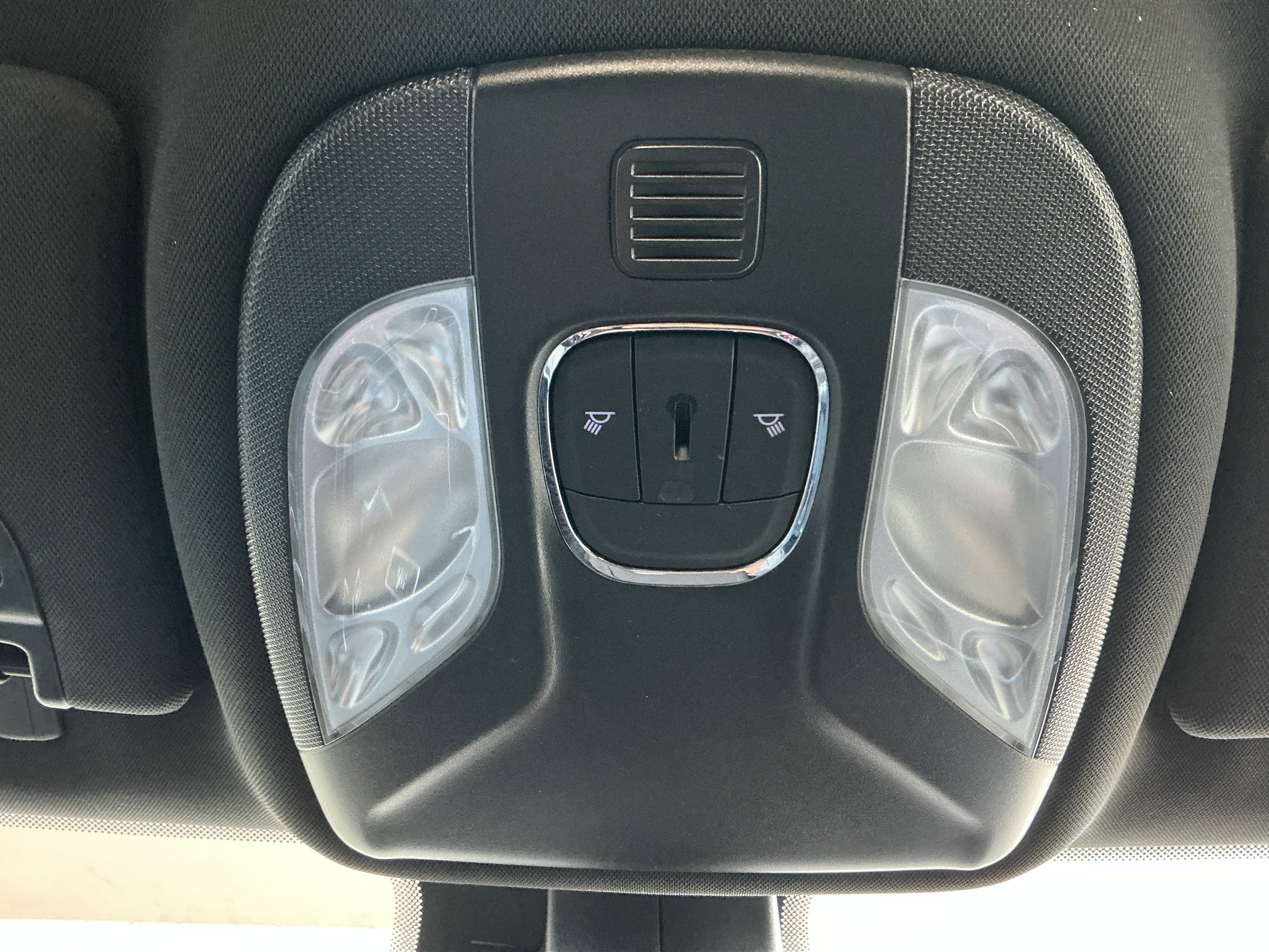 Used 2024 Jeep Compass Latitude image 17