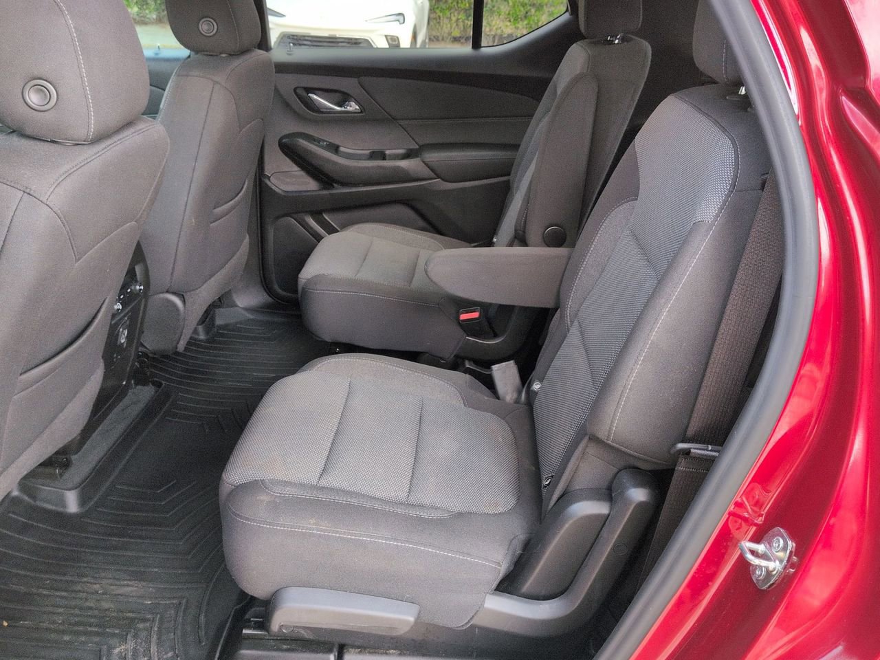 Used 2022 Chevrolet Traverse LT FWD image 22