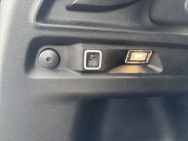 Used 2025 Jeep Grand Cherokee L Limited image 23