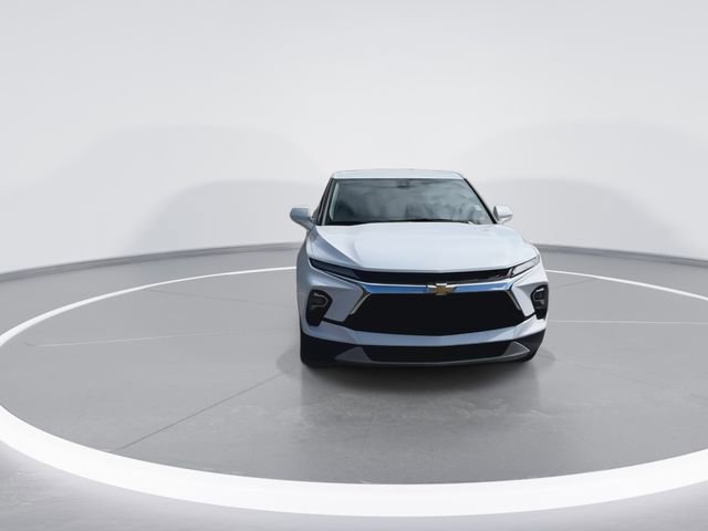 Used 2023 Chevrolet Blazer LT FWD image 3