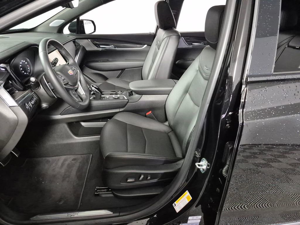 New 2025 Cadillac XT5 Sportv w/ Technology Package image 9