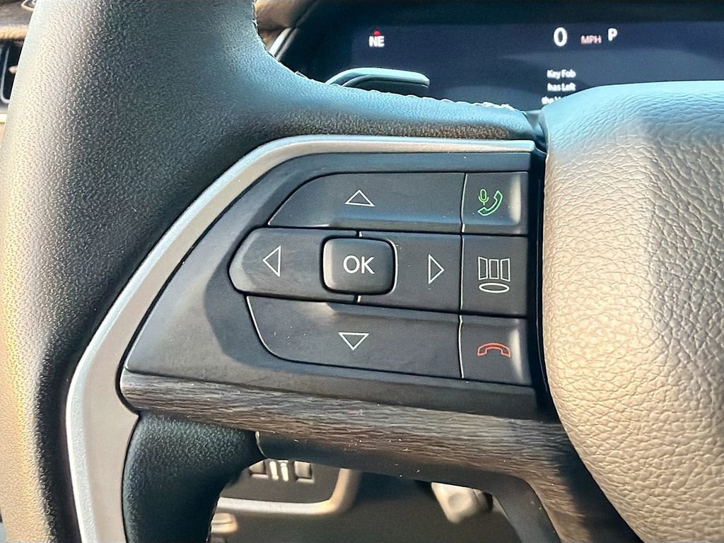 Used 2024 Jeep Grand Cherokee L Limited w/ Luxury Tech Group II AWD/4WD image 38