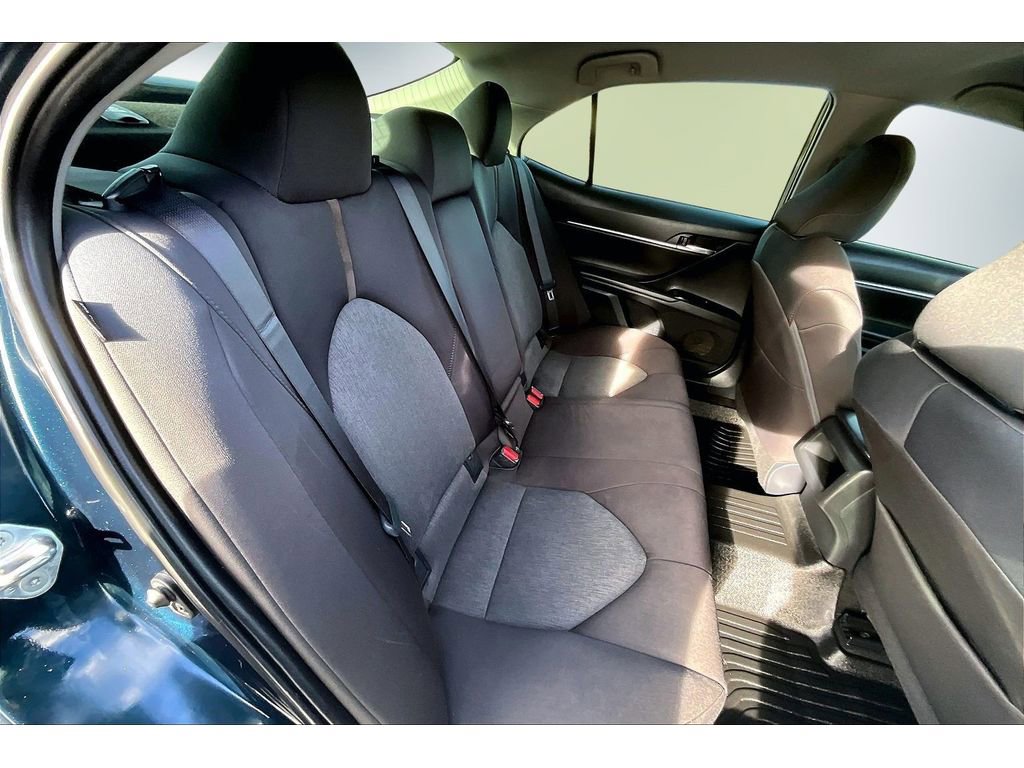 Used 2018 Toyota Camry LE image 21