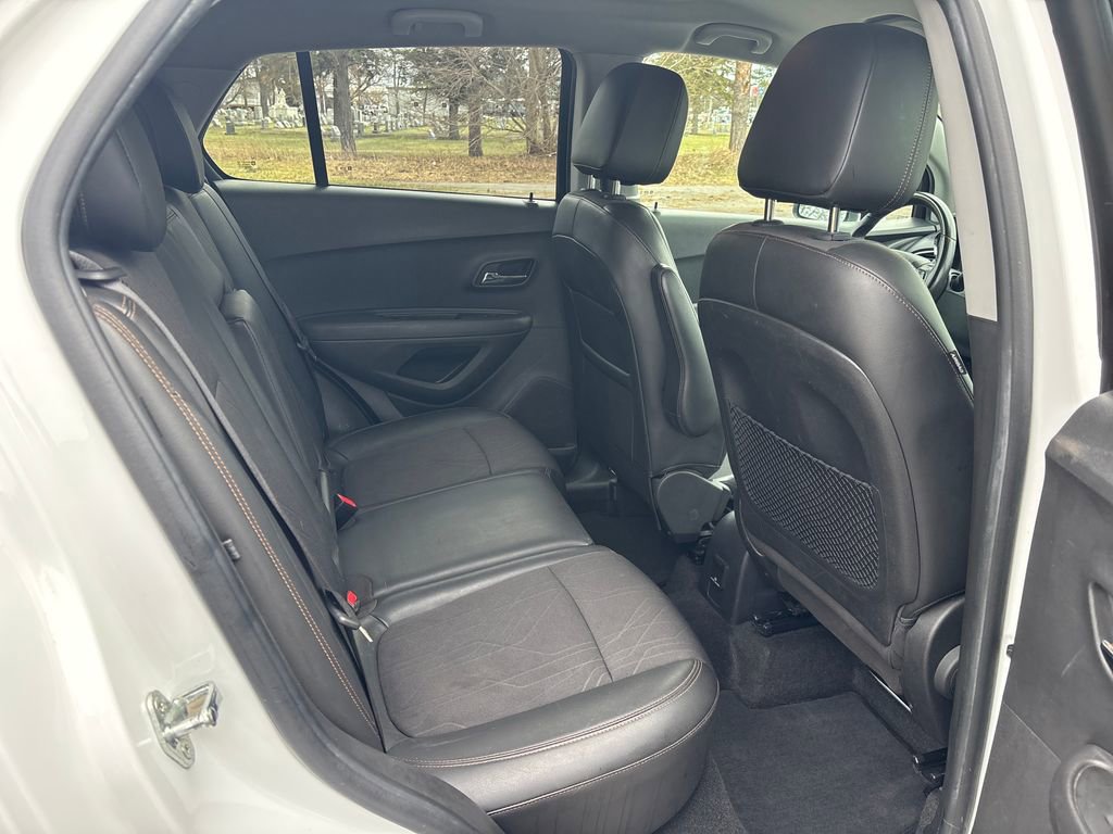 Used 2018 Chevrolet Trax LT w/ LT Convenience Package image 21