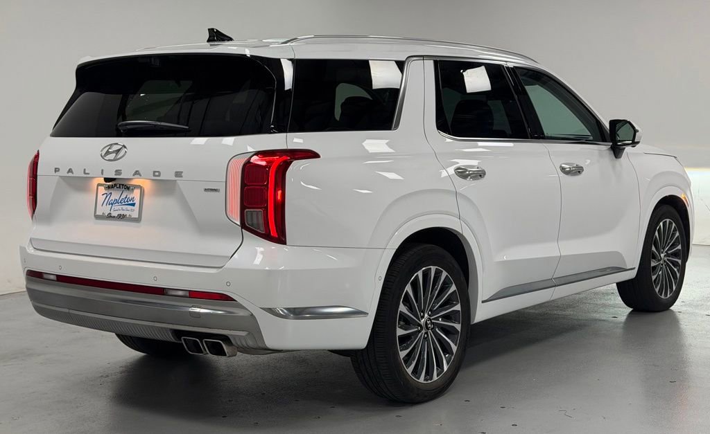 Used 2025 Hyundai Palisade Calligraphy AWD/4WD image 3
