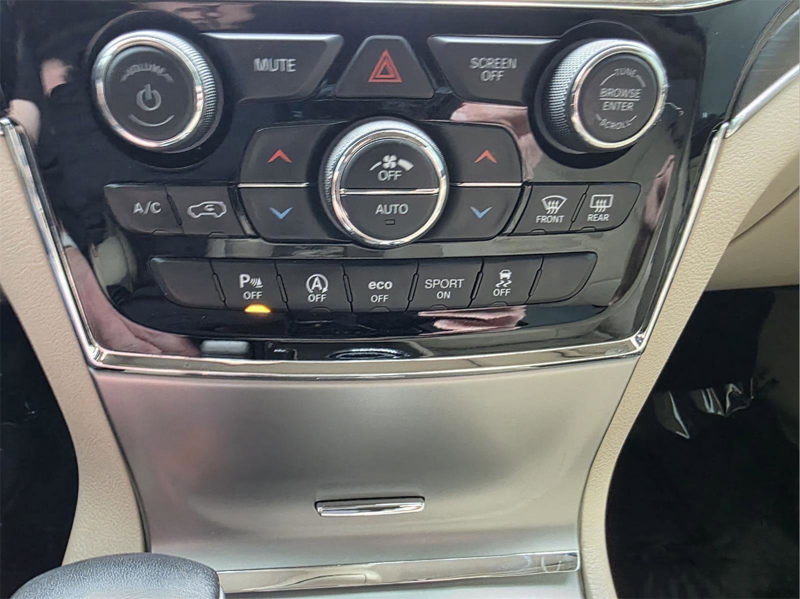Used 2020 Jeep Grand Cherokee Limited RWD image 23
