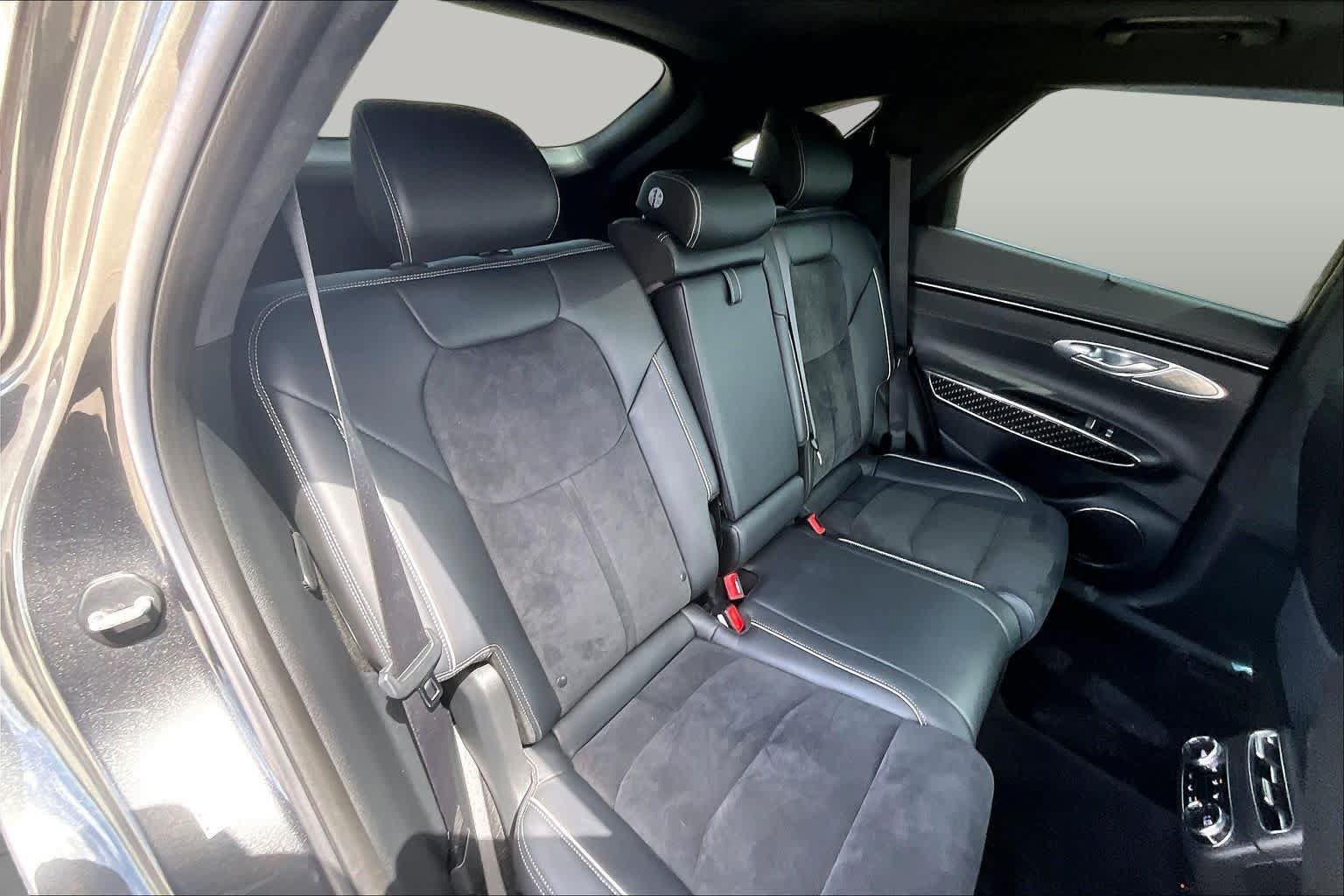 Used 2022 Genesis GV70 3.5T Sport w/ Sport Prestige Package AWD/4WD image 19