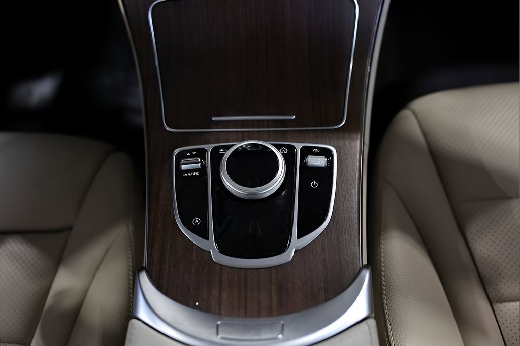 Used 2020 Mercedes-Benz C 300 4MATIC Sedan image 44