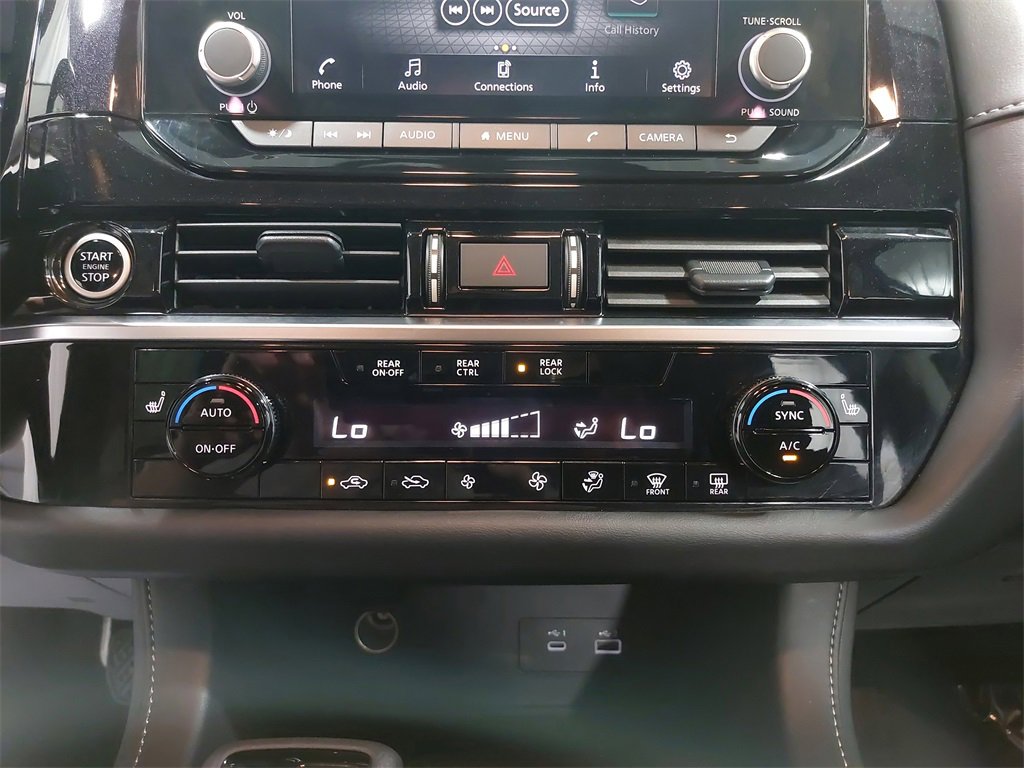 Used 2024 Nissan Pathfinder SV w/ SV Premium Package image 23