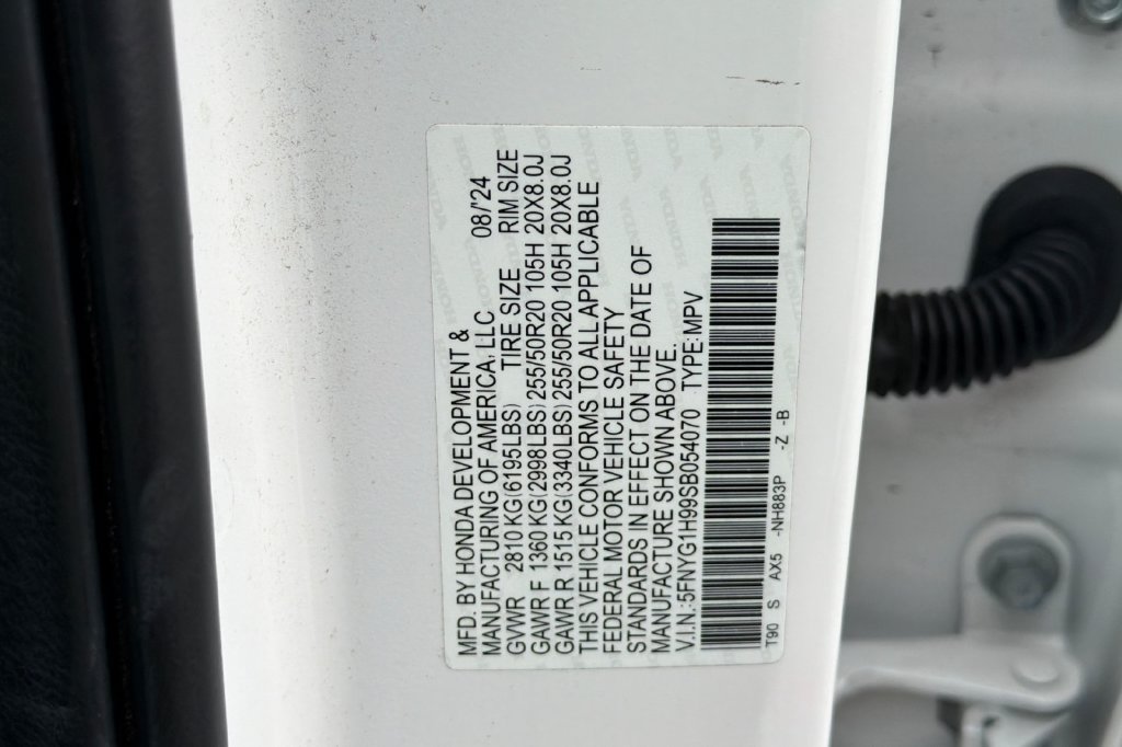 Certified 2025 Honda Pilot Black Edition image 32