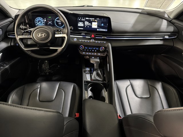 Used 2024 Hyundai Elantra Limited image 25