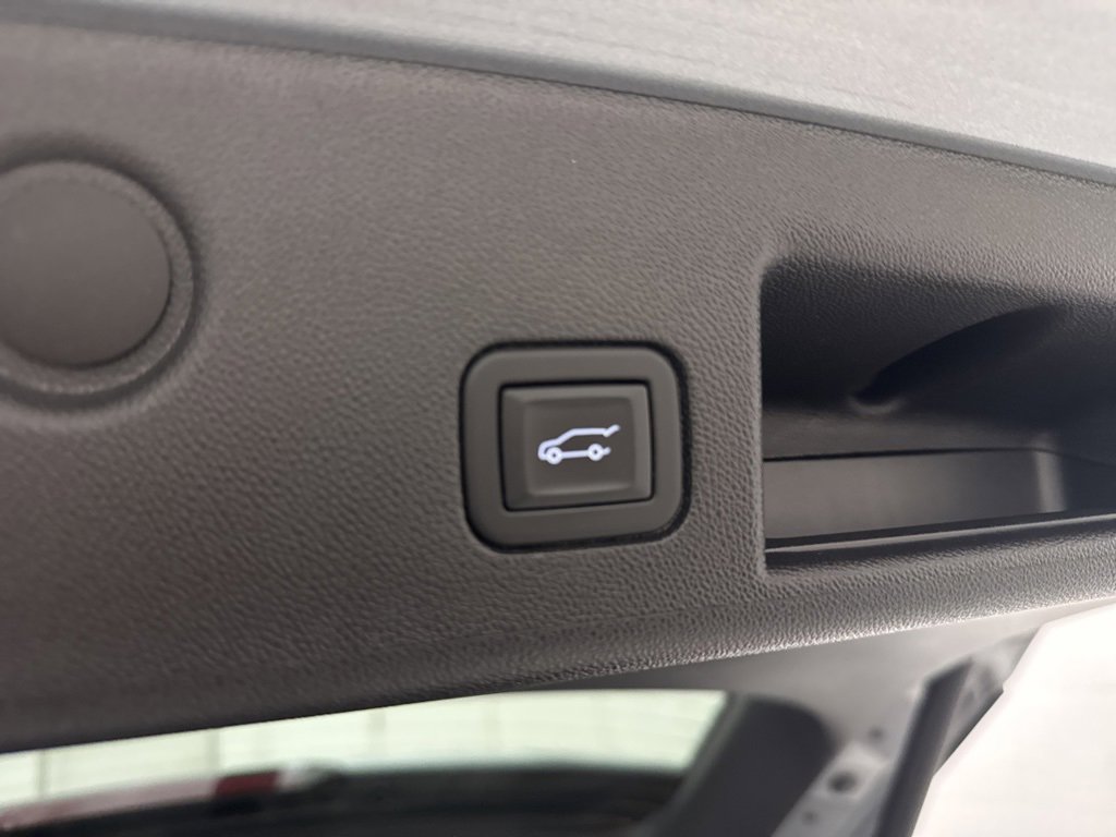 Used 2023 Chevrolet Equinox LT image 17