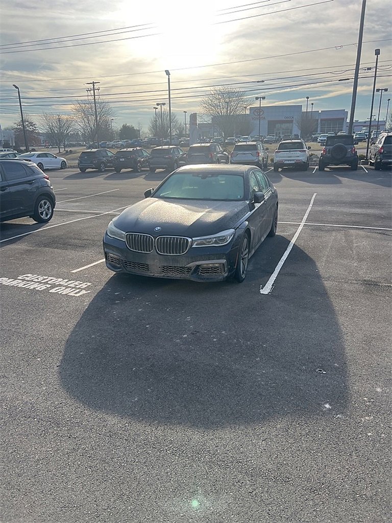 Used 2016 BMW 750i xDrive image 10