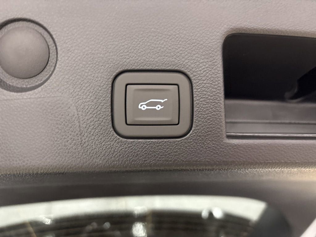 New 2026 Chevrolet Equinox RS w/ Safety and Technology Package AWD/4WD image 36