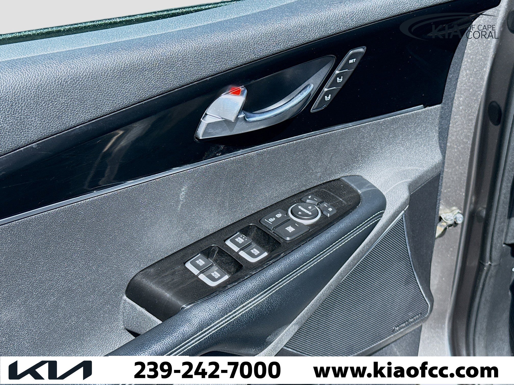 Used 2019 Kia Sorento SX image 24