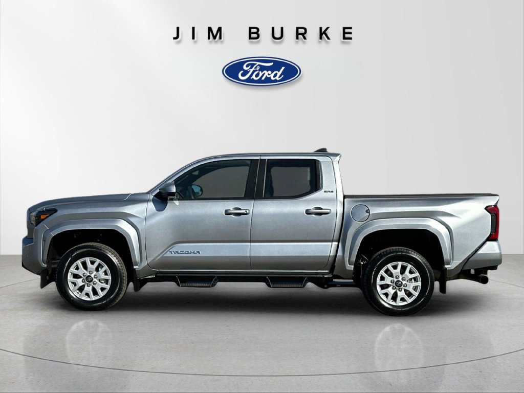 Used 2024 Toyota Tacoma SR5 AWD/4WD image 2