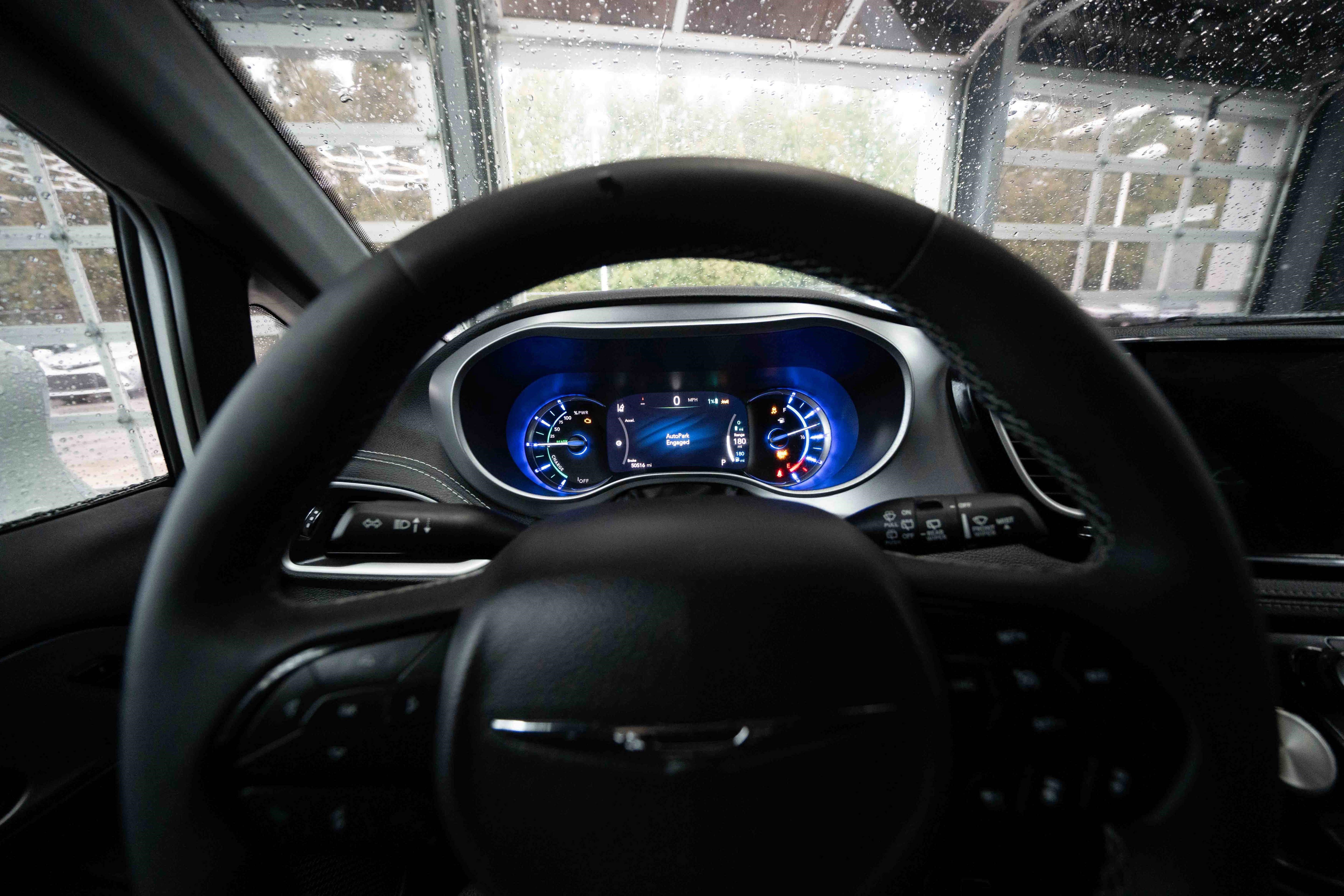 Used 2022 Chrysler Pacifica Touring-L w/ Uconnect Theater Family Group image 15