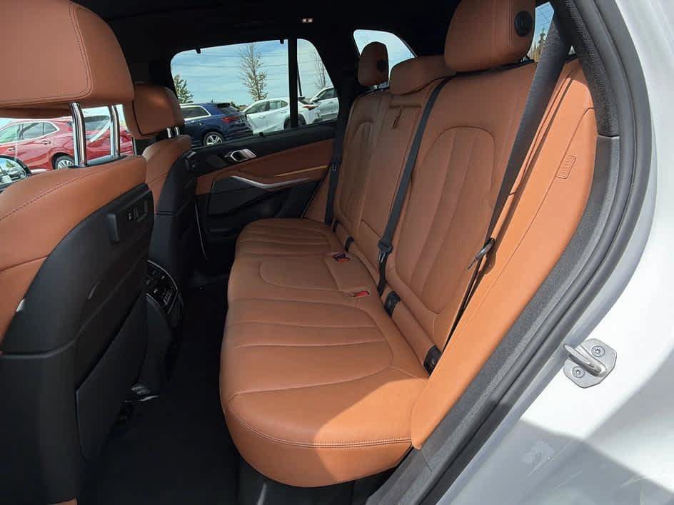 Used 2022 BMW X5 M50i w/ Executive Package AWD/4WD image 20