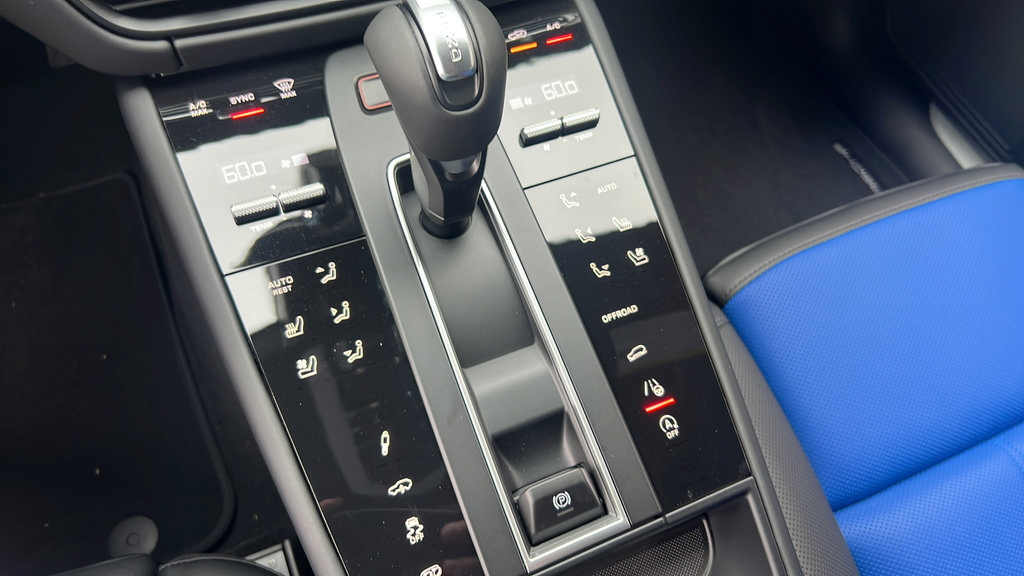 New 2026 Porsche Macan S AWD/4WD image 25