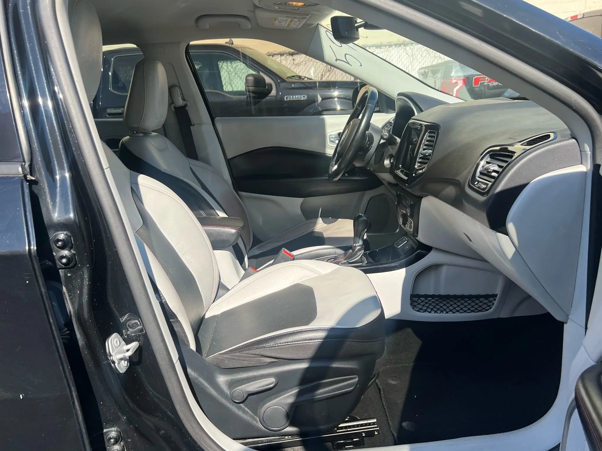 Used 2020 Jeep Compass Limited image 31